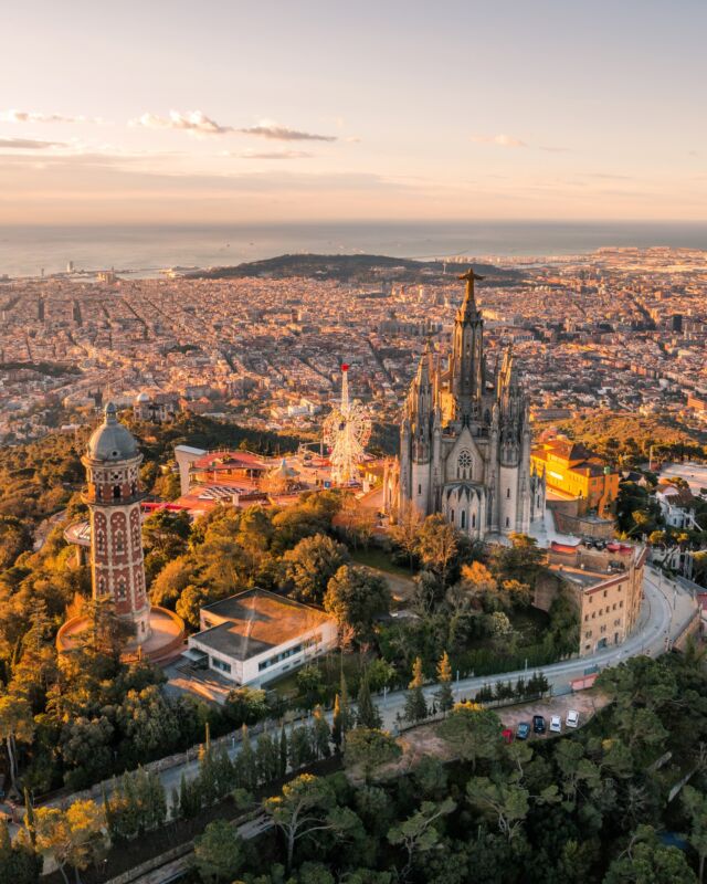 𝗟𝗟𝗘𝗚𝗔𝗗𝗔. Una aventura como Madrid to Barcelona, merece una llegada que esté a la altura, y nunca mejor dicho... 👊

⛰El Tibidabo, situado a 500m sobre el nivel del mar y punto más alto de la ciudad, ha sido el escogido para terminar el track. Sin duda un lugar con una energía muy especial y que hará todavía más memorable la participación en esta edición. 

🍕Una vez completado el track, de la mano de @davimarentacar pondremos a disposición una area de recuperación situada en su sede de Barcelona, con la ya tradicional pizza party, avituallamiento final y como espacio de encuentro entre participantes. 

⏳Ya va quedando menos para esta 5a edición!

-—

𝗙𝗜𝗡𝗜𝗦𝗛 𝗟𝗜𝗡𝗘 An adventure like Madrid to Barcelona, deserves a finish line that is up to par, and never better said.... 👊

⛰Tibidabo, located 500m above sea level, and highest point of the city, has been chosen to finish the track. Undoubtedly a place with a very special atmosphere that will make the participation in this edition even more memorable. 

🍕Once the track is completed, @davimarentacar will provide a recovery area located at its headquarters in Barcelona, with the traditional pizza party, final refreshments and as a meeting place for participants. 

⏳Countdown for this 5th edition!

🤘🏼Thanks!
@geosminacomponents
@gsport_apparel
@finisher_es
@davimarentacar

#pedalma#madridtobarcelona#ultracycling #cycling#adventure#roadycling#rideyourbike#bycicle#cyclinglife